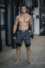 Short con calza negro y gris militar